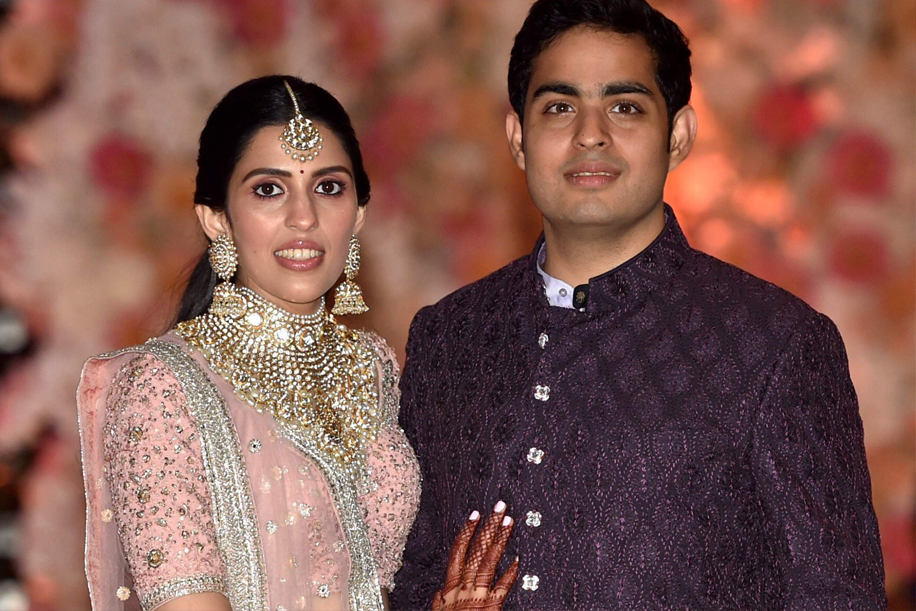 Akash Ambani Biography age, education, career, family, wife, child, net worth, photos and more