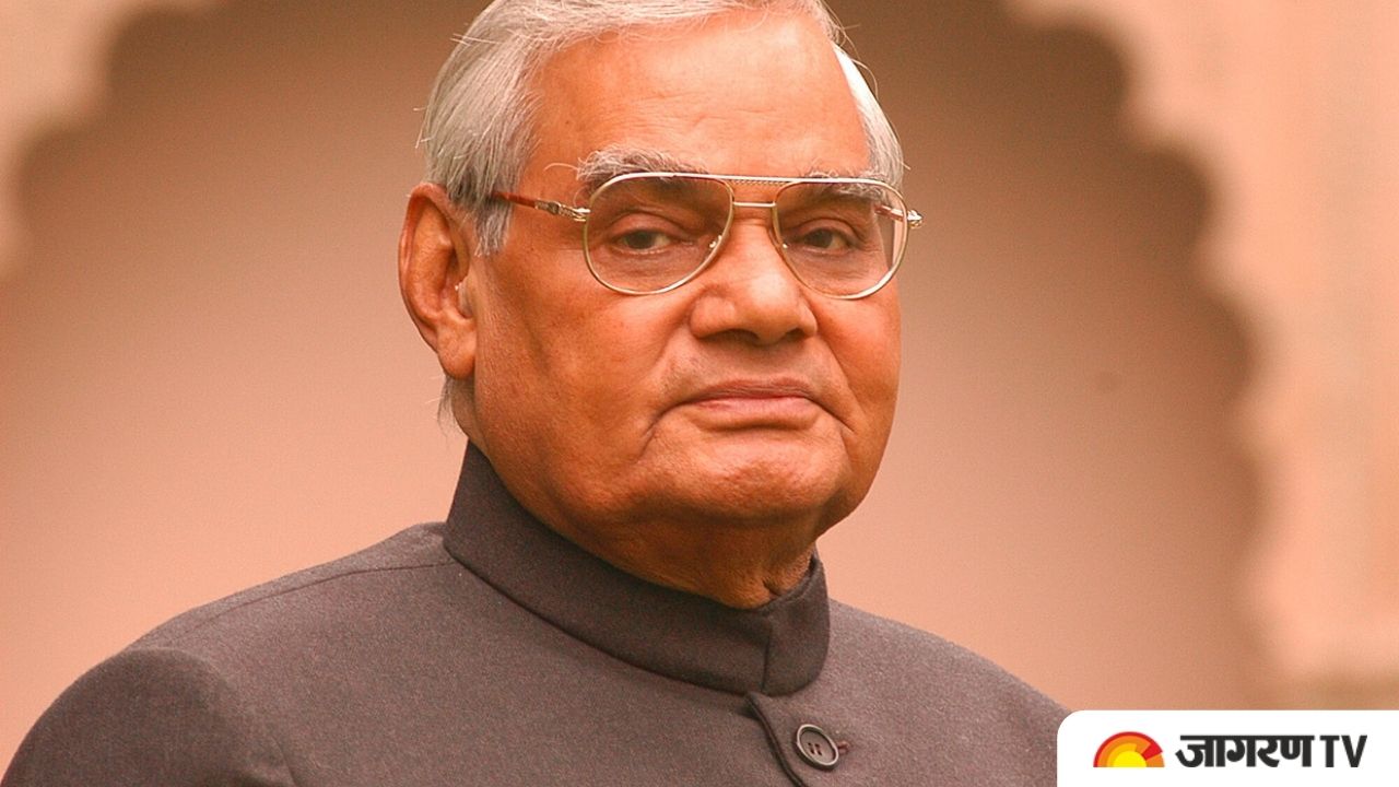 Did you know Atal Bihari Vajpayee’s father was his classmate! On his 97th birthday let’s take a closer look at his life