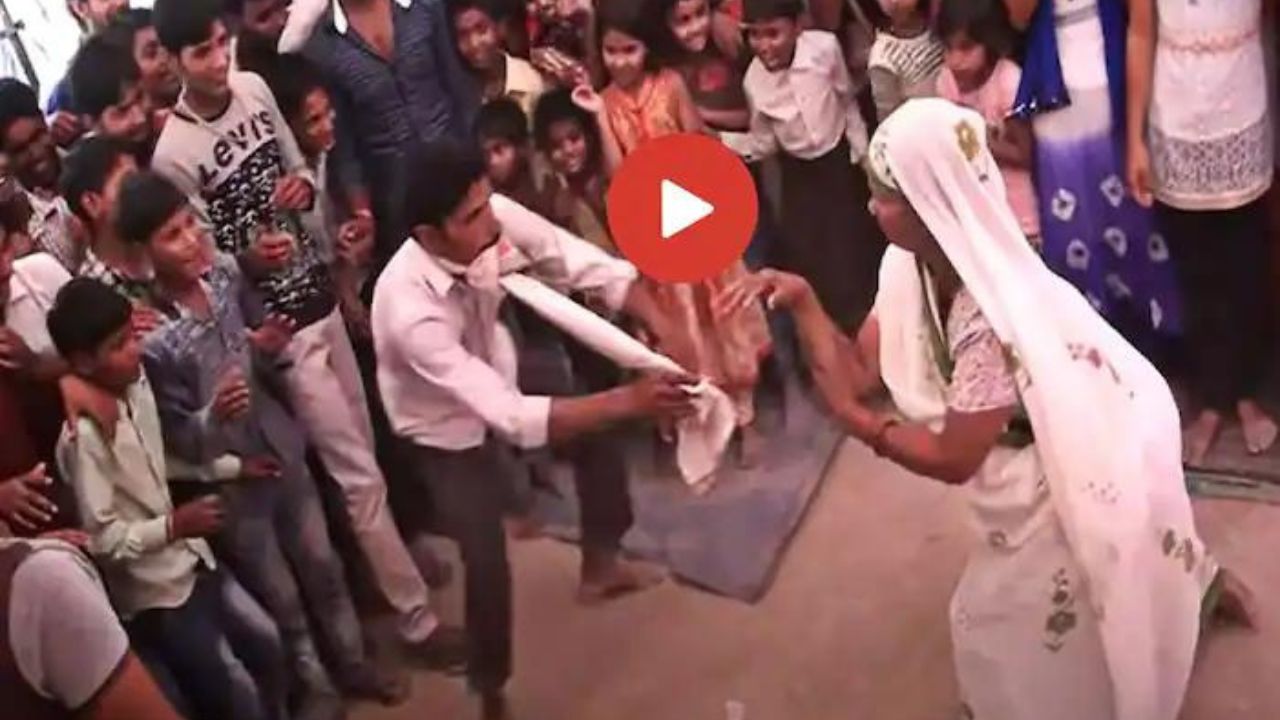 Nagin Dance Video: पोते को नागिन डांस करता देख दादी भी कूद गई मैदान में, सोशल मीडिया पर वीडियो वायरल