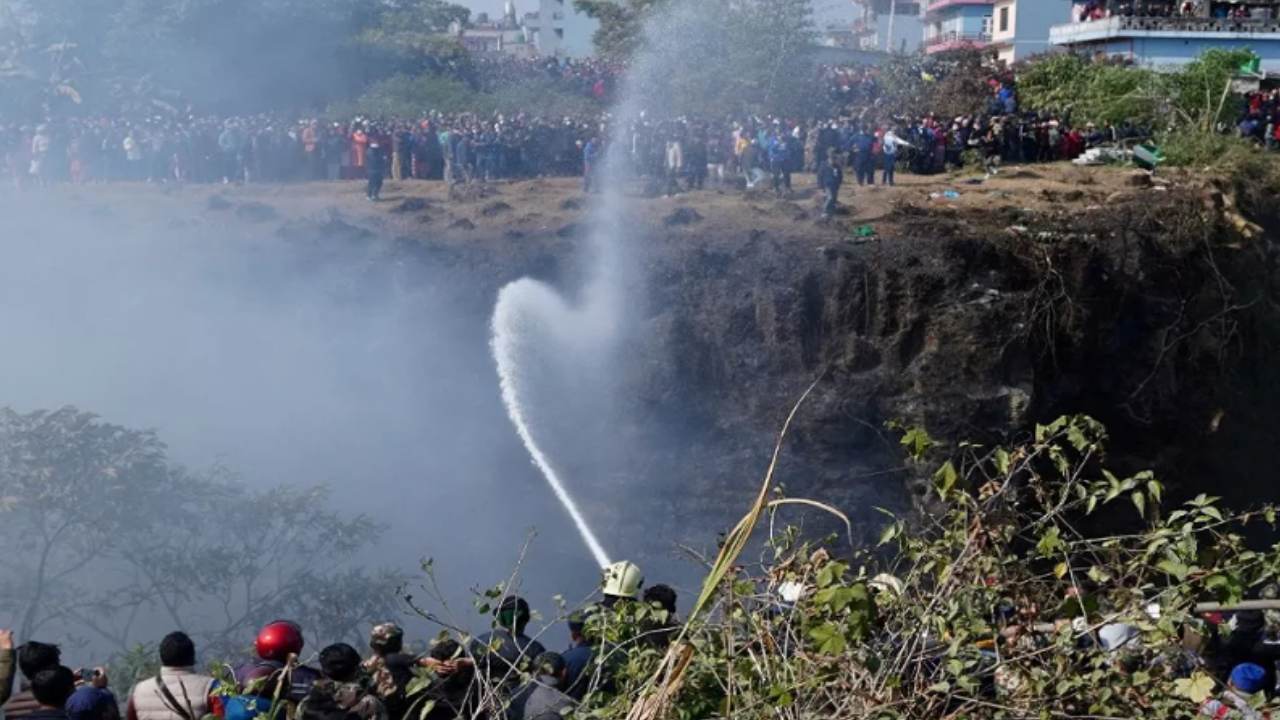 Terrible plane crash in Nepal, 72 passengers including 5 Indians were on board, bodies of 40 discovered
