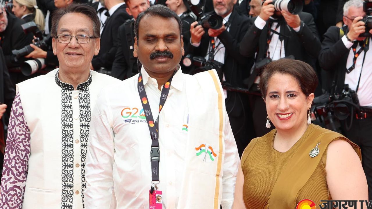 Cannes 2023 Red Carpet: Oscar Winner Guneet Monga's 'Perfect' look as the Indian Delegation in a gold saree