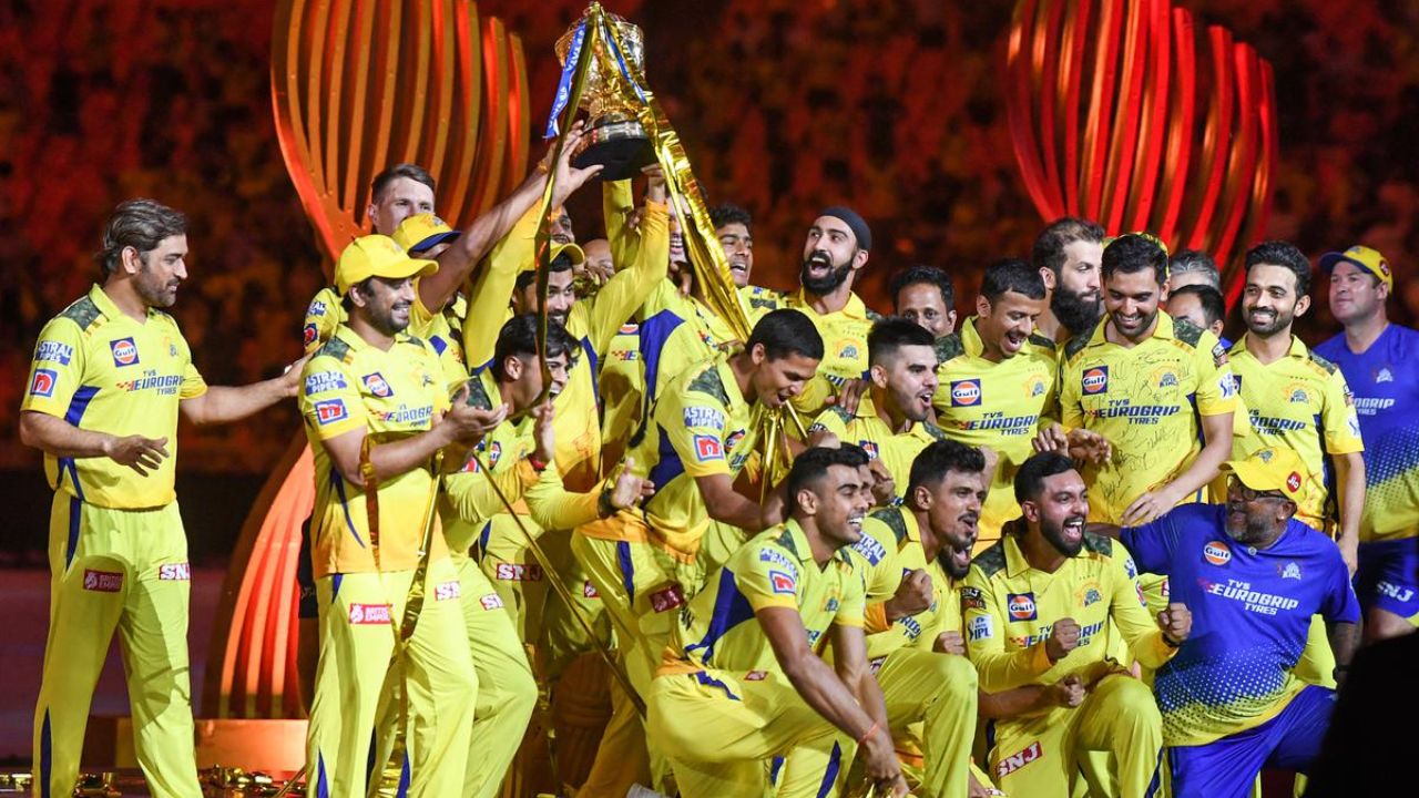 IPL 2023 Prize Money आईपीएल चैंपियन चेन्नई हुई मालामाल, गुजरात पर भी