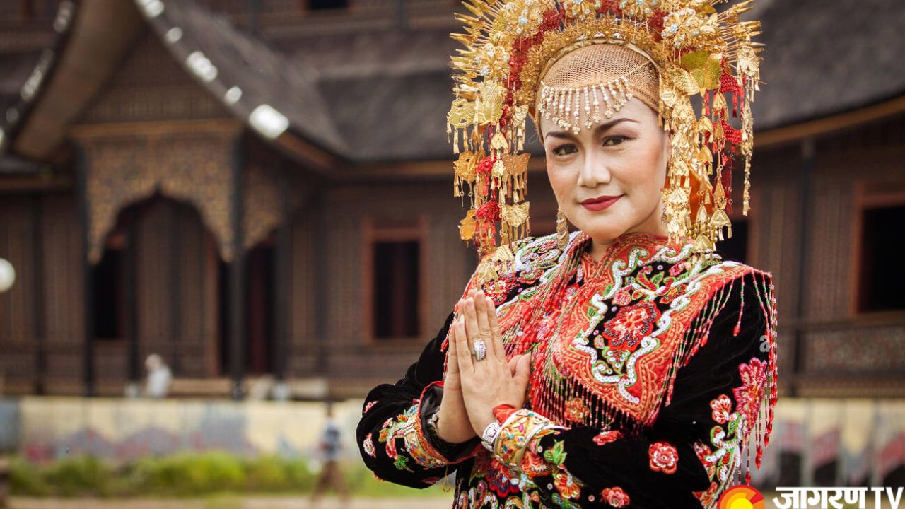 International Women’s Day 2025: 6 Matriarchal Societies in The World Where Women Take The Lead