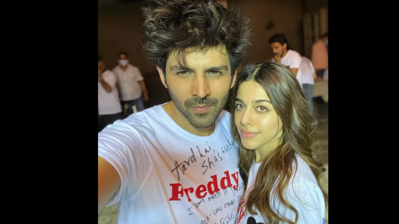Kartika Aryan and Alaya F celebrated the completion of ‘Freddy’ with a grand party; Picture surfaces