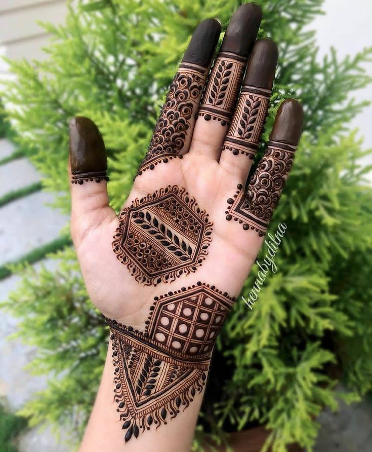 Karwa Chauth 2023: Top Trending Mehendi Designs To Bookmark For The Festive  Season