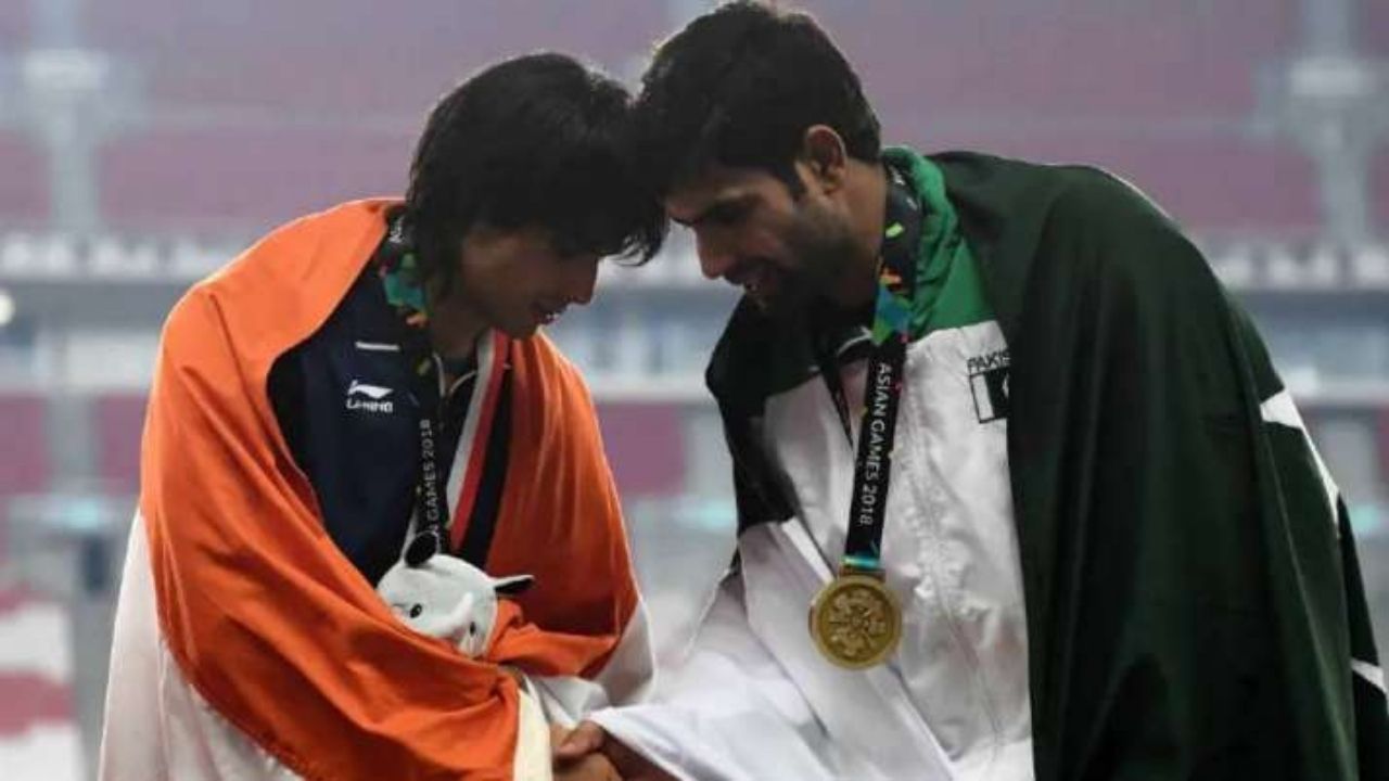 Tokyo Olympics: पाकिस्तान के जेवलिन थ्रोअर Arshad Nadeem पर भड़के लोग, Neeraj Chopra ने Video जारी कर की ये अपील