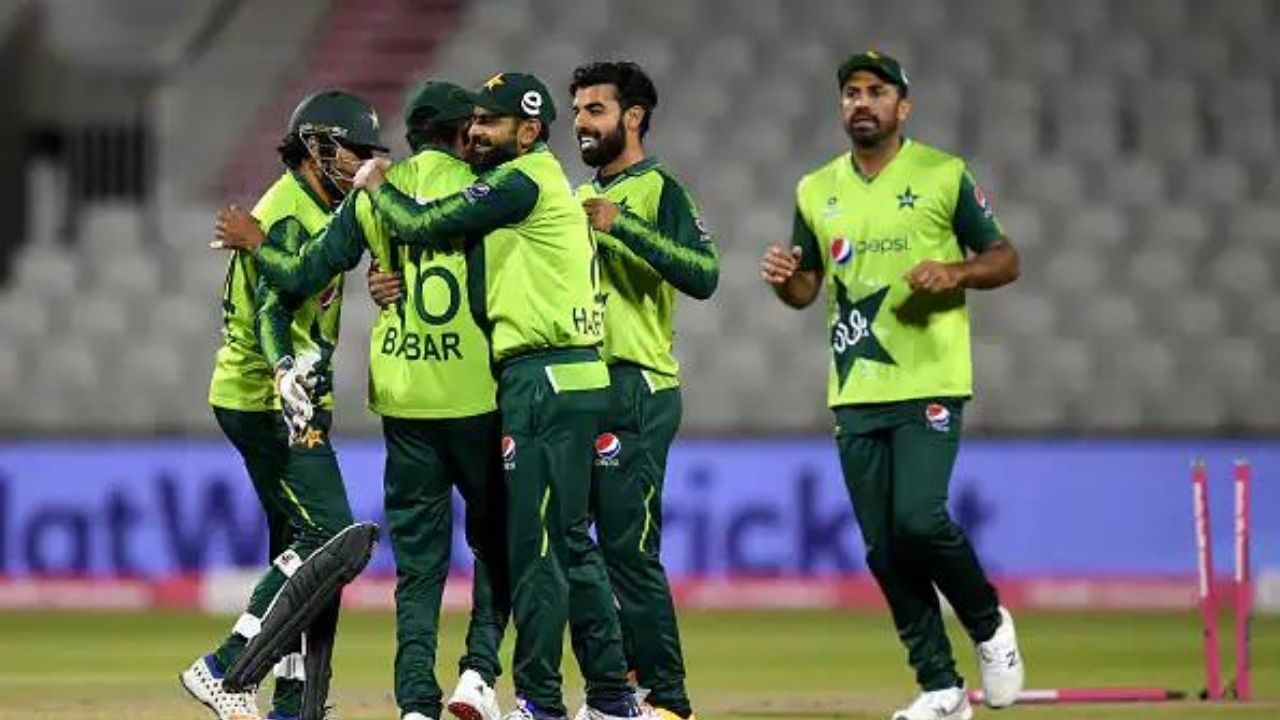 Pakistan Squad T20 World Cup 2021 : पाकिस्तान ने किया टीम का एलान, पूर्व कप्तान सरफराज अहमद को नहीं मिली जगह