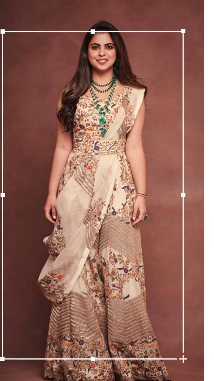 Isha Ambani's clutch to Priyanka Chopra's necklace: Expensive accessories  Indian divas flaunted at Met Gala | Times of India