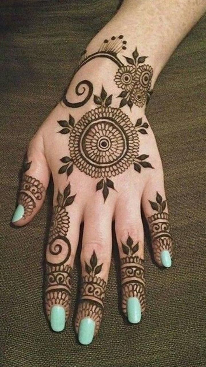 New Stylish Gulf Style Mehndi Design 🤩 . . . #henna #hennartist  #gulfmehndi #gulf #hennadesigns #hennainspiration #hennalookbook #mehn... |  Instagram