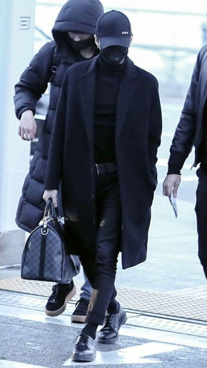 BTS approved ways to wear winter long coats; Kim Taehyung mafia boss look  to Jungkook's Gen Z fashion