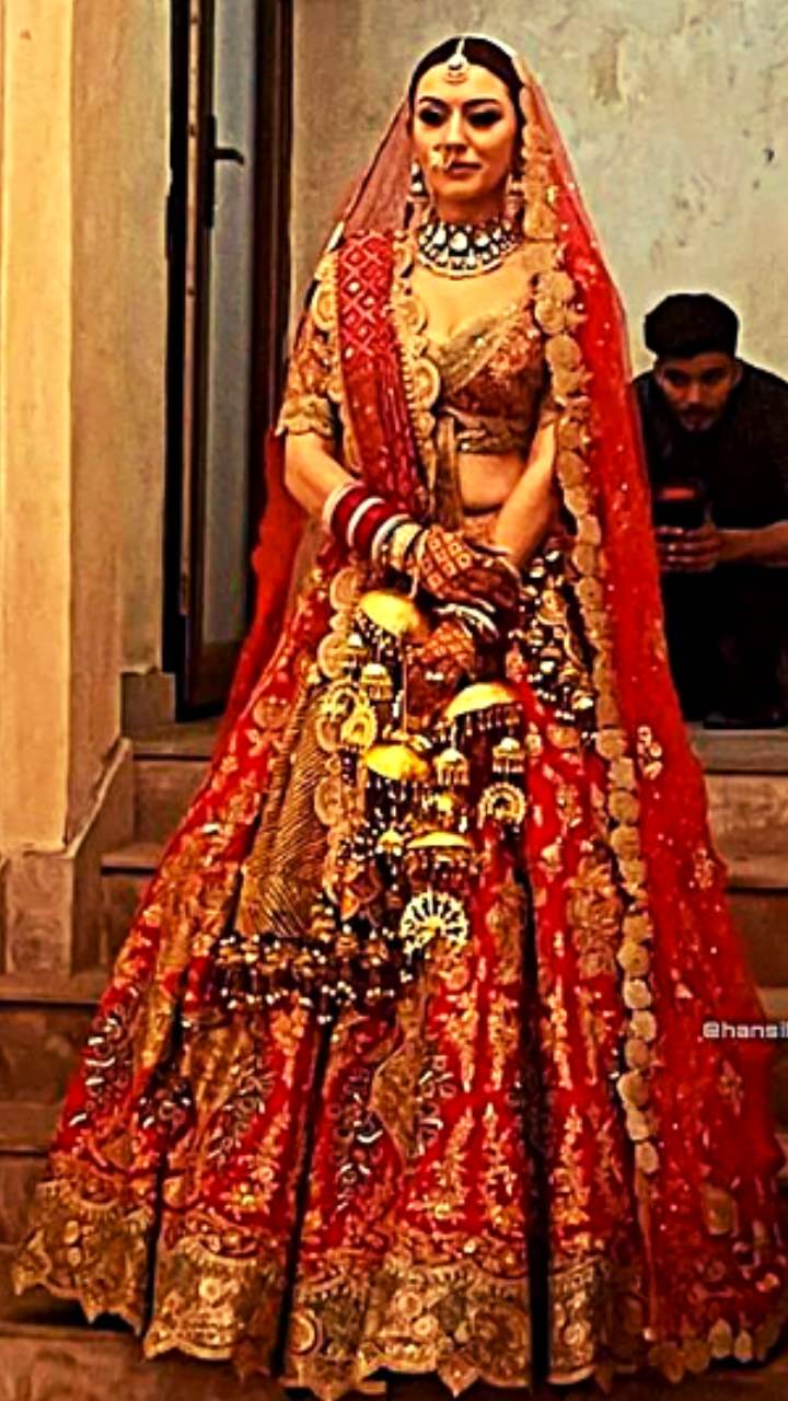 Bridal Chura With Pastel Colours And Pacheli Rajwada Kada Sr05648208