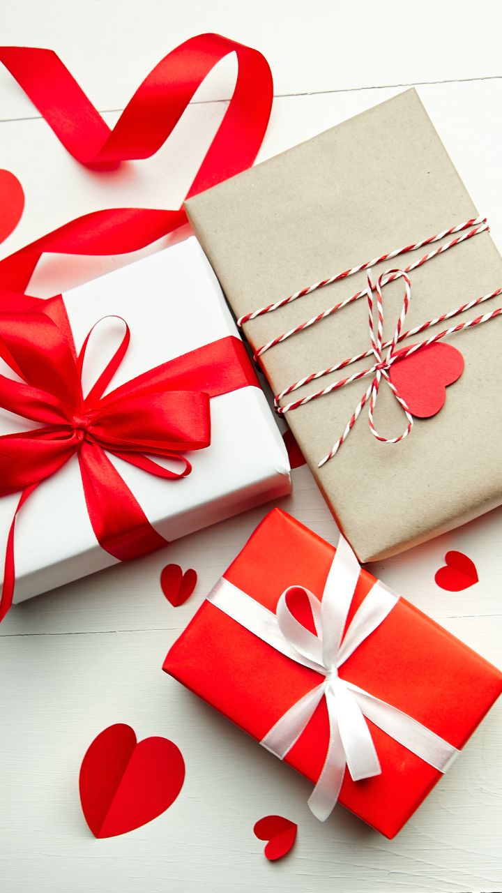 Wedding gifts or Anniversary gifts that your partner will love - Incredible  Gifts
