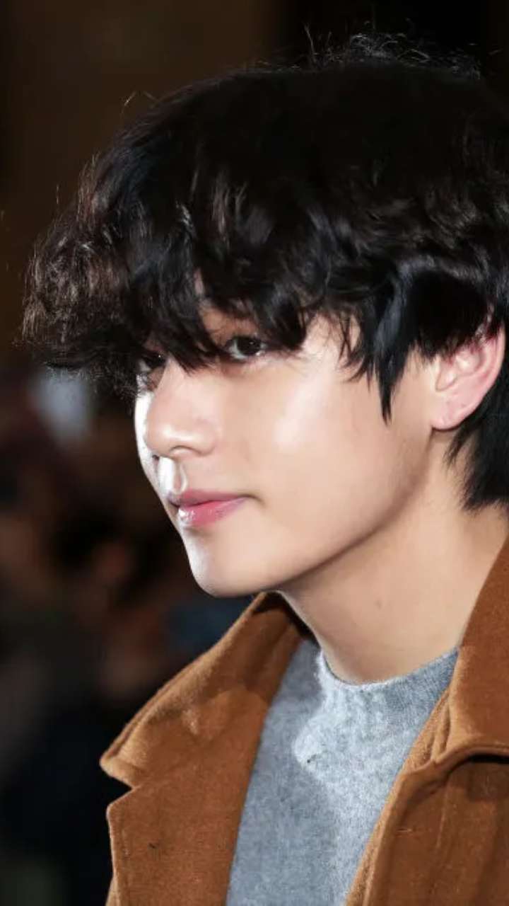 What Is BTS Star Kim Taehyung aka V's 5 Best Hairstyles, Including The  Famous Leaf Perm? - Sportskeeda Stories