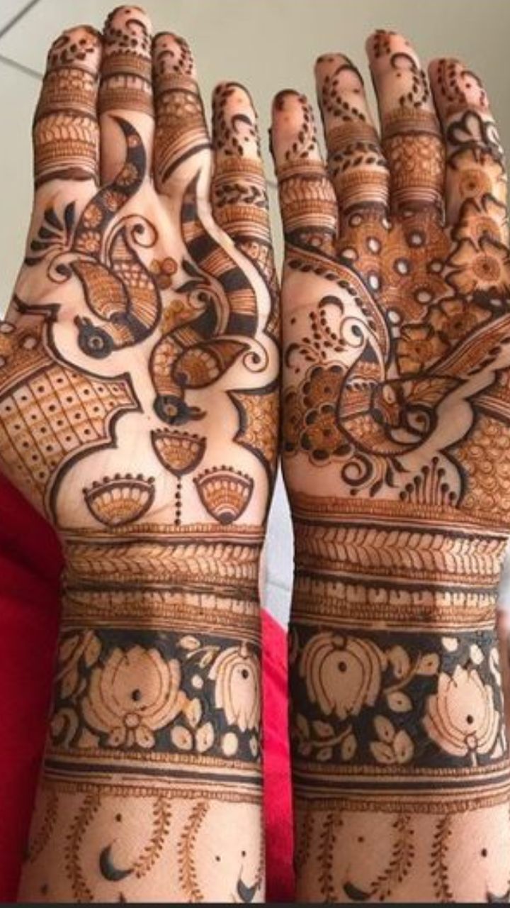 Simple Mehndi Designs For Girls at best price in New Delhi