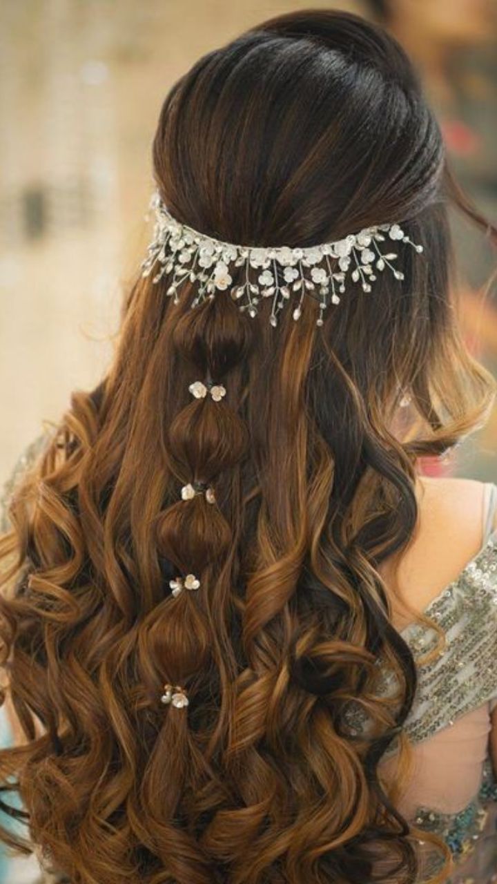 Bridal bun with gajra🌸 #gajra #hair #hairstyles #hairstylist #hairstyle  #bridalmakeup #bridal #bride #newpost #instagood #instagram… | Instagram