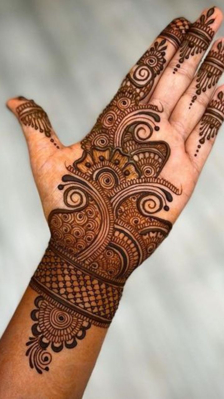 Quick 5-Minute Diwali 2022 Mehndi Designs: Simple Full-Hand Mehendi and Arabic  Henna Designs You Must Apply for Deepavali (Watch Videos) | 🛍️ LatestLY