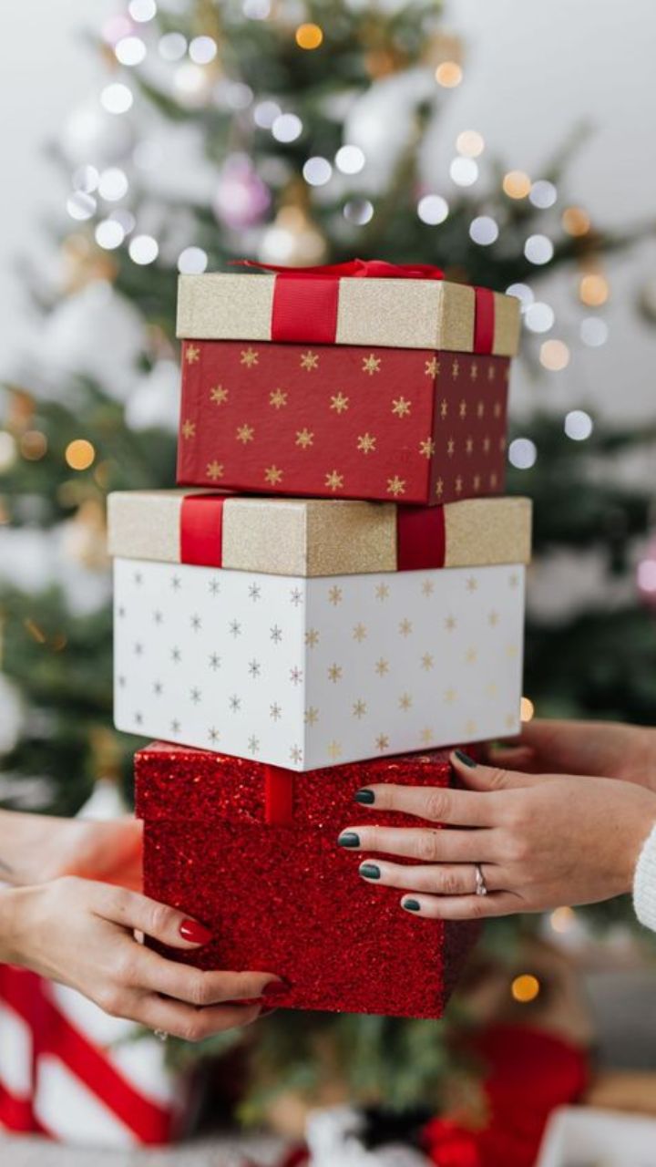 from Personalized Gifts to DIY Gifts, 10 Gift Ideas On Christmas Day