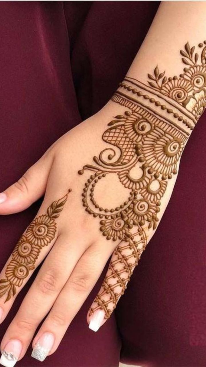 Top 40+ Easy and Simple Mehndi Design Ideas for 2024 | Simple mehndi designs,  Back hand mehndi designs, Beautiful arabic mehndi designs