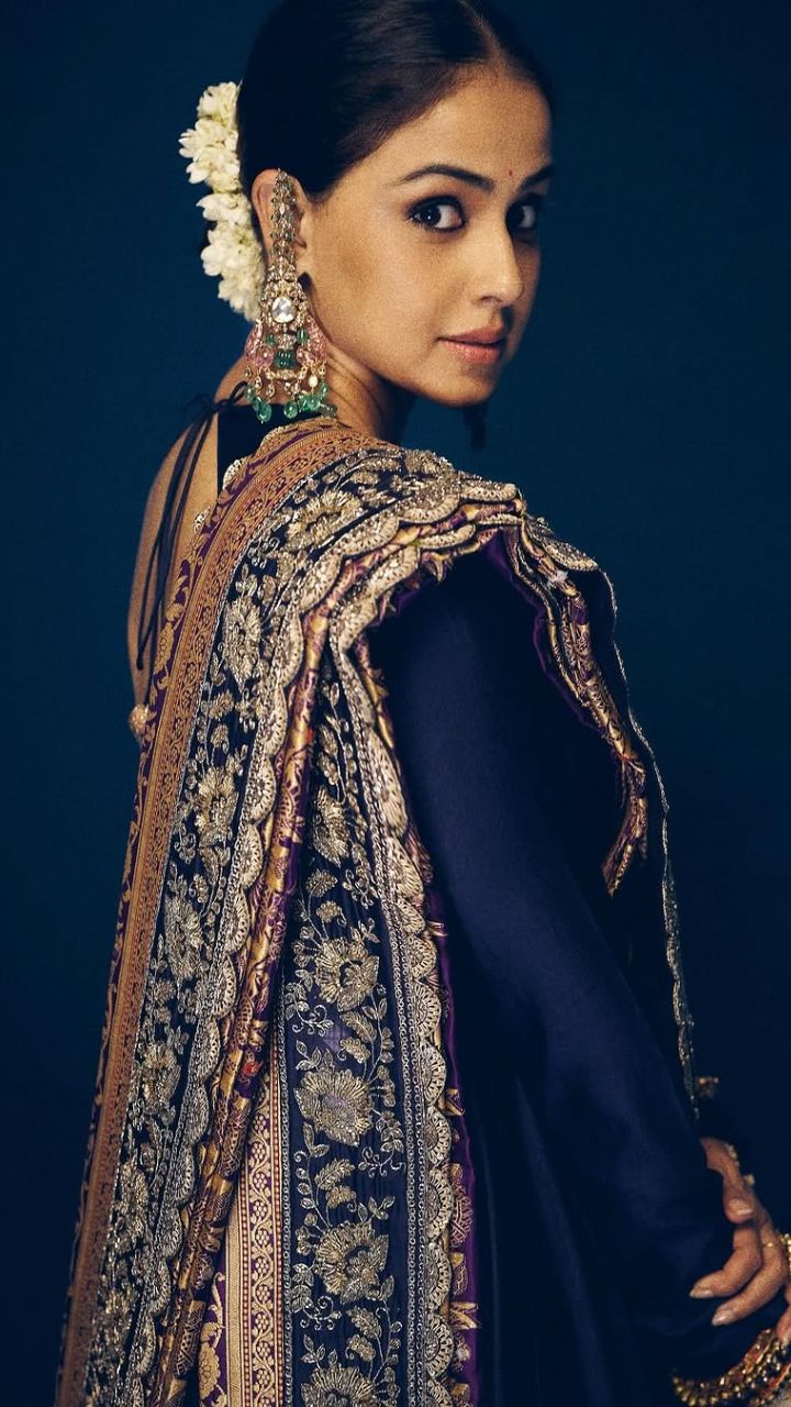6 Tips To Look Regal In Traditionals From Genelia’s Wardrobe